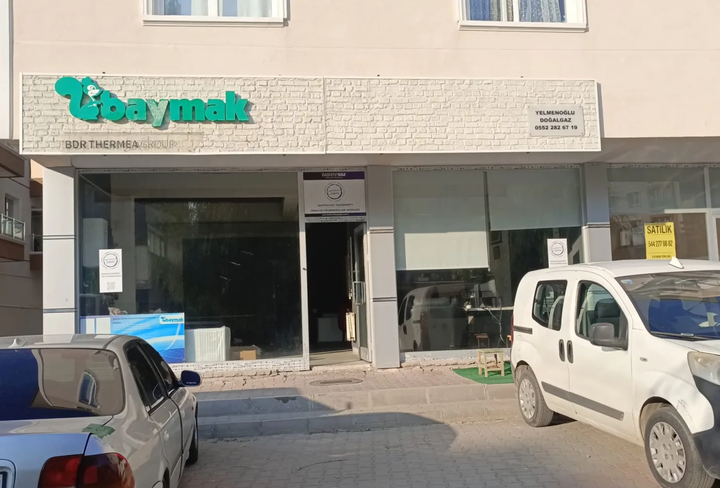 Yelmenoğlu İnşaat ve Doğalgaz Yenikent mağazasının dış cephesi